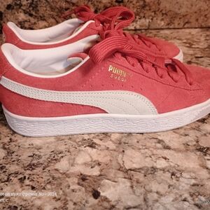 🔥 Puma Vintage‎ Classic Red Suede Sneakers | Women's Size 6 🐾